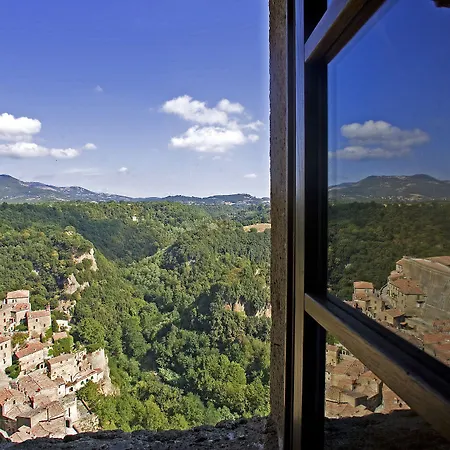 Della Fortezza Hotel 3*